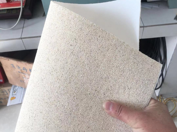 非瀝青基自粘膠膜(白砂) (3)